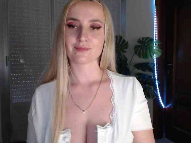 Alina-Lovely webcam