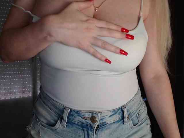 Alina-Lovely webcam