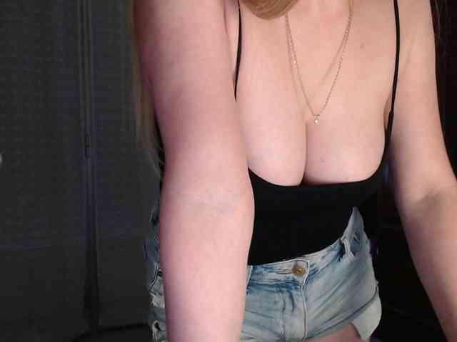 Alina-Lovely webcam