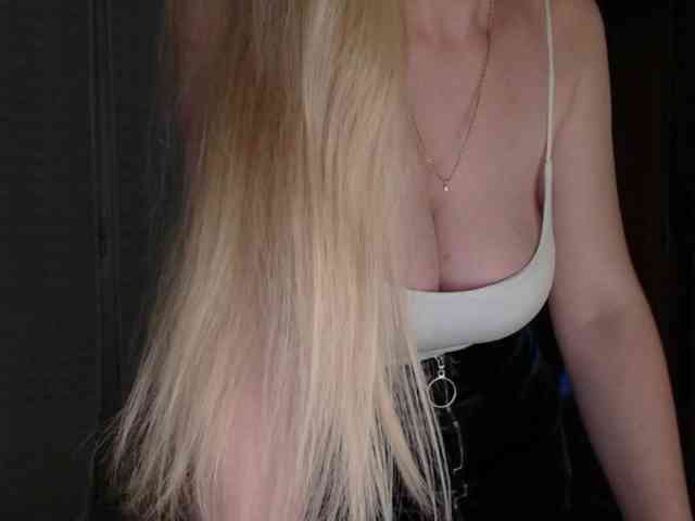 Alina-Lovely webcam