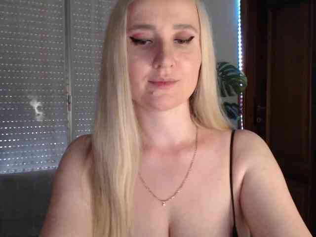 Alina-Lovely webcam