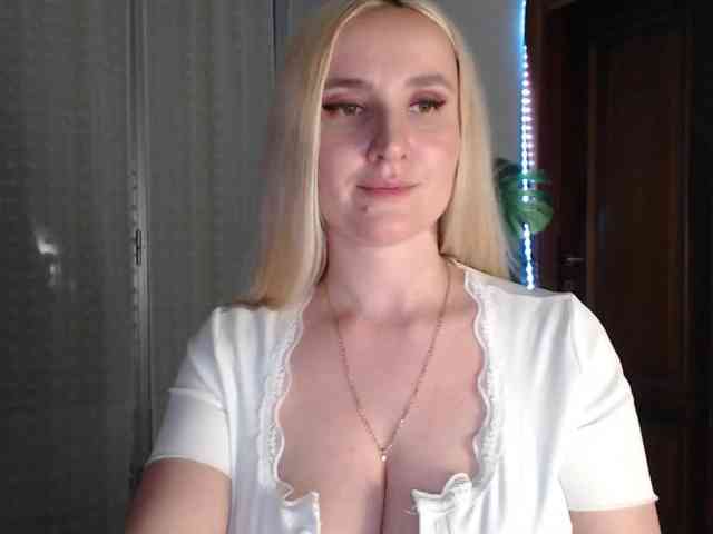 Alina-Lovely webcam