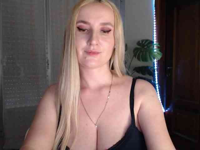 Alina-Lovely webcam