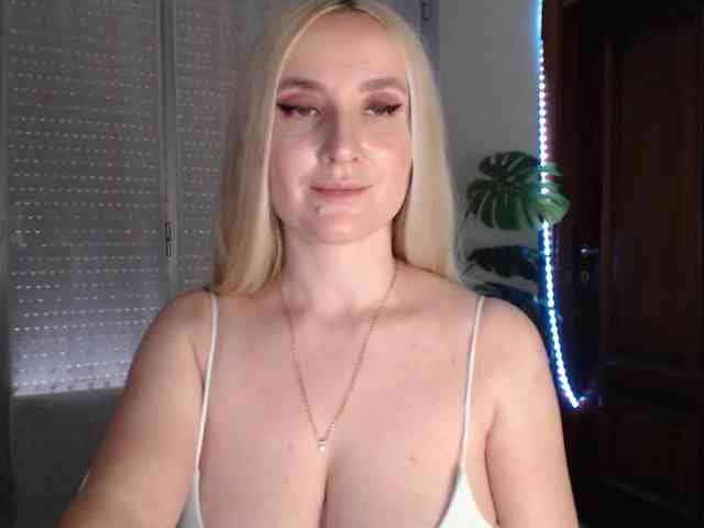 Alina-Lovely webcam