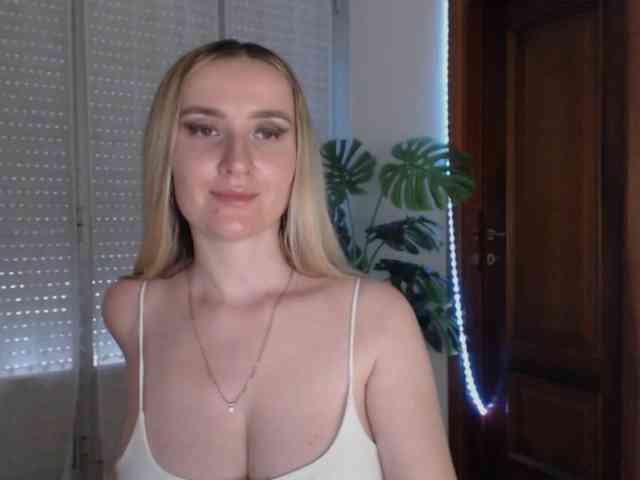 Alina-Lovely webcam