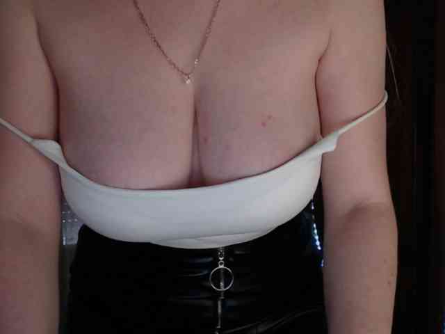 Alina-Lovely webcam