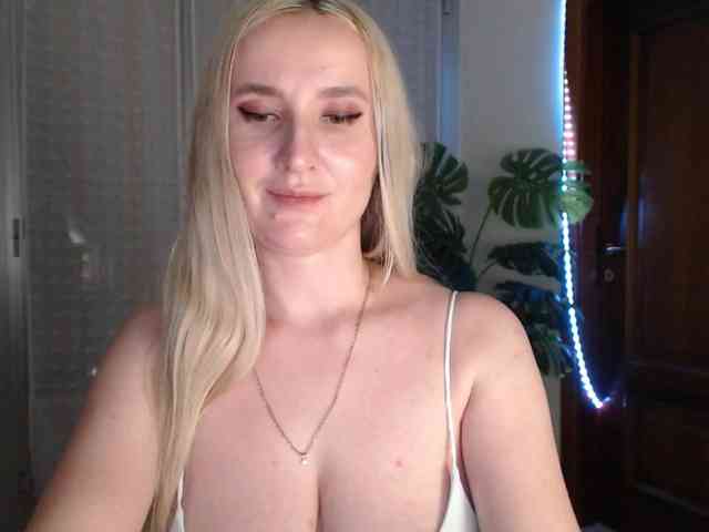 Alina-Lovely webcam