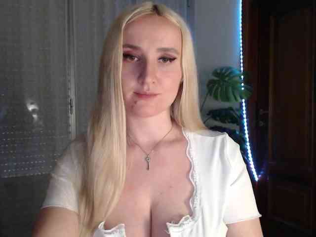 Alina-Lovely webcam