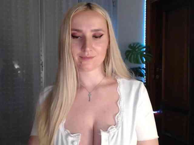 Alina-Lovely webcam