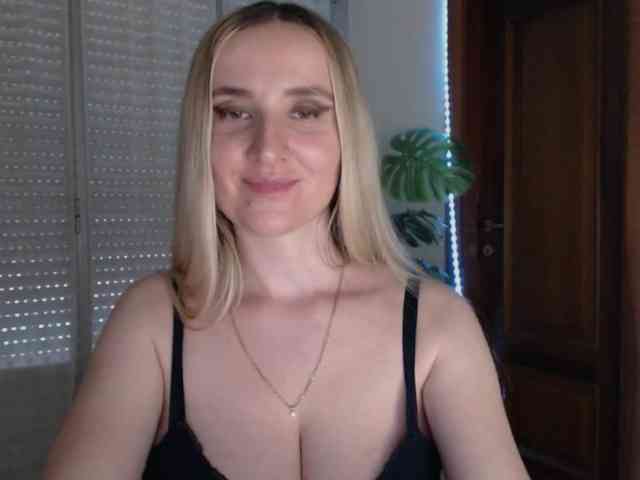 Alina-Lovely webcam