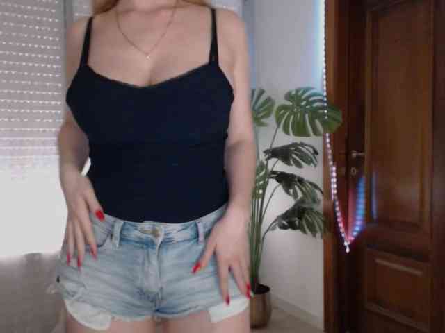 Alina-Lovely webcam