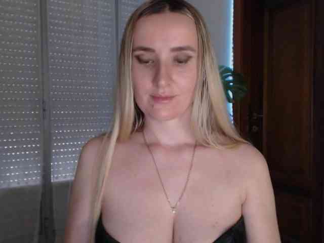 Alina-Lovely webcam