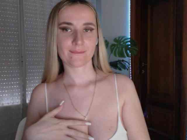 Alina-Lovely webcam