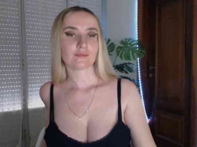 Alina-Lovely webcam