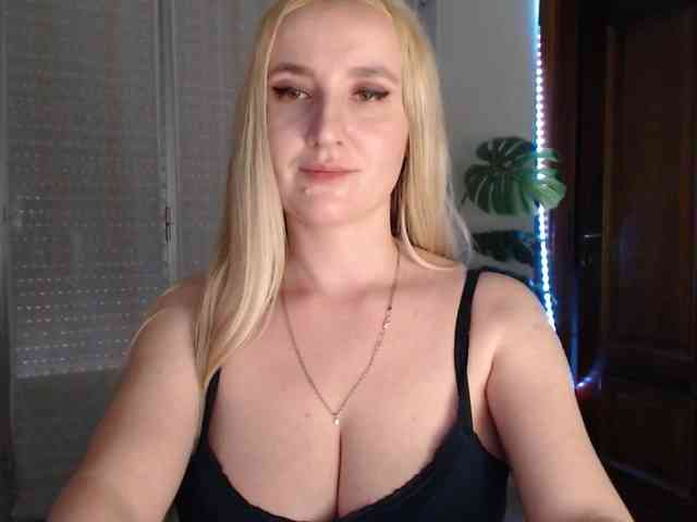 Alina-Lovely webcam