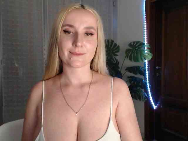 Alina-Lovely webcam