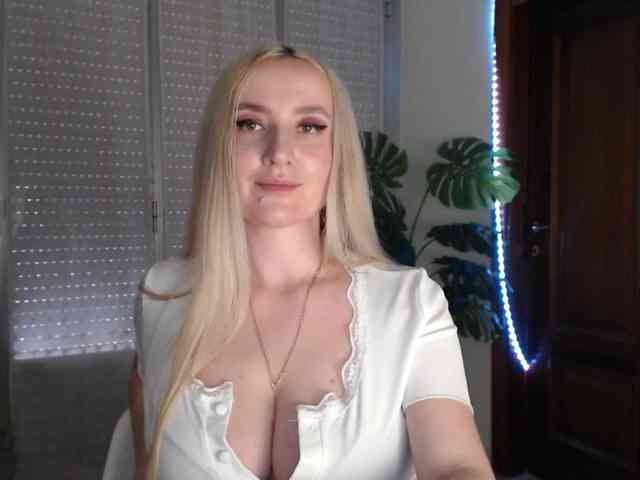 Alina-Lovely webcam