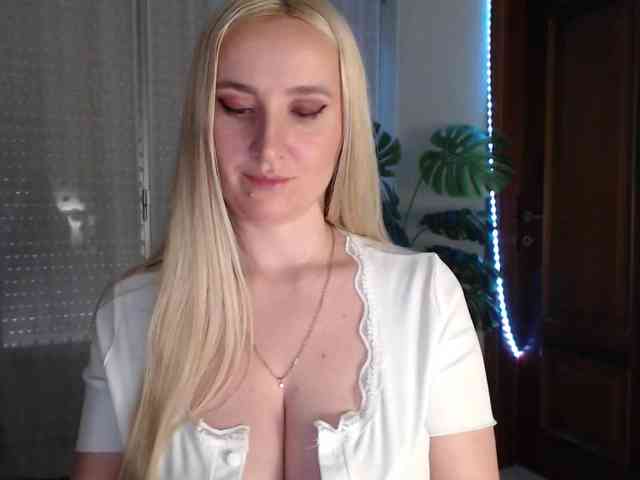 Alina-Lovely webcam