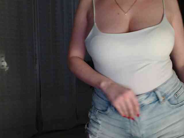 Alina-Lovely webcam