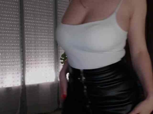 Alina-Lovely webcam