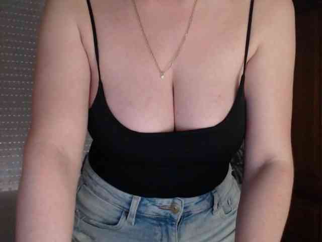 Alina-Lovely webcam