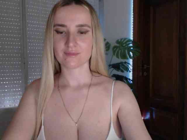 Alina-Lovely webcam