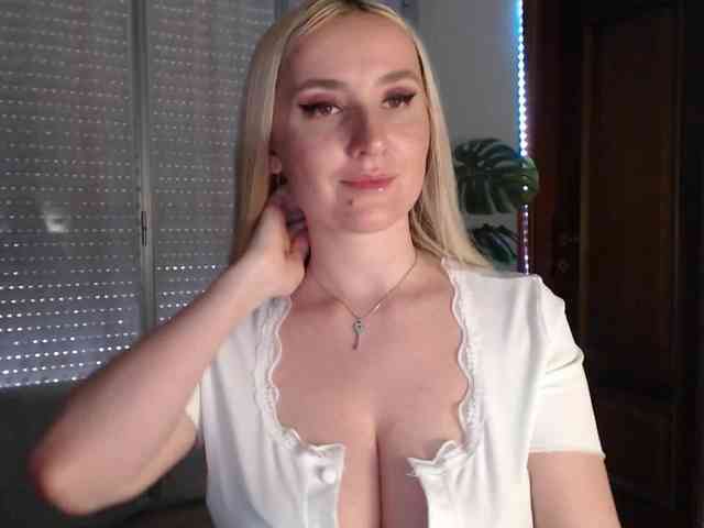 Alina-Lovely webcam