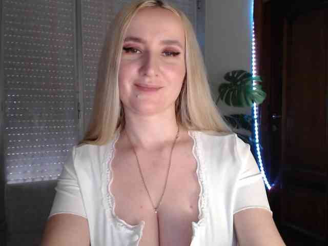 Alina-Lovely webcam