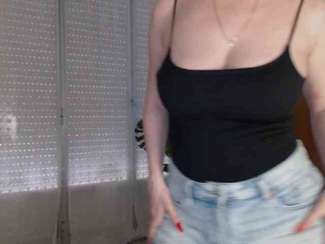 Alina-Lovely webcam