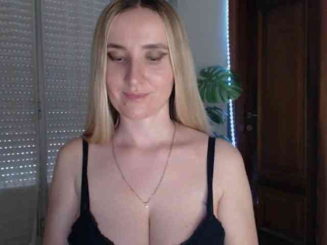 Alina-Lovely webcam