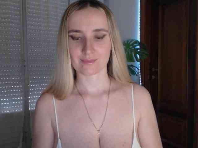 Alina-Lovely webcam