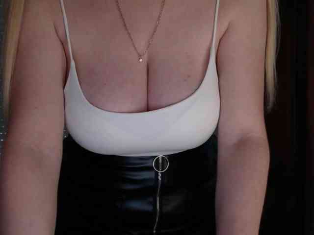 Alina-Lovely webcam