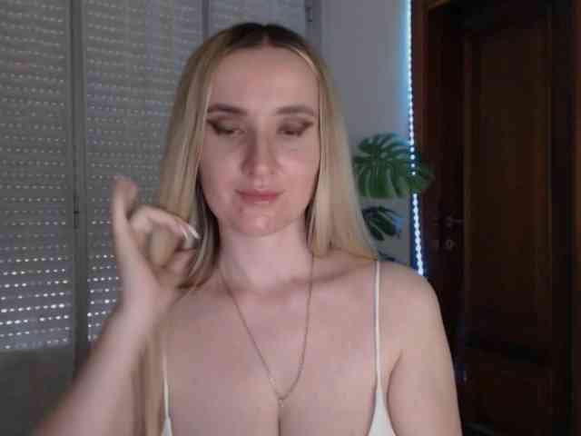 Alina-Lovely webcam