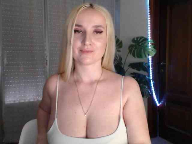 Alina-Lovely webcam