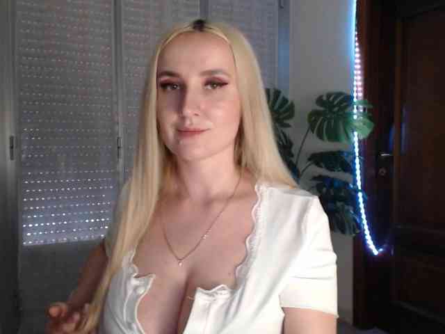 Alina-Lovely webcam
