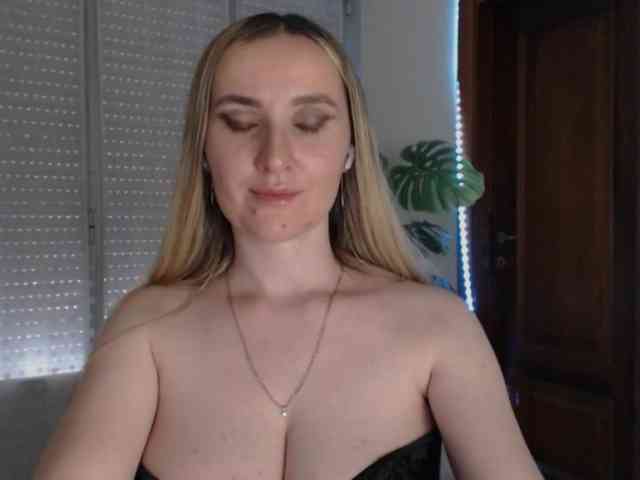 Alina-Lovely webcam