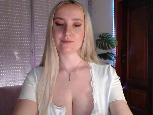 Alina-Lovely webcam