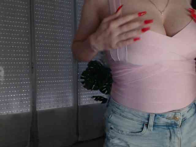 Alina-Lovely webcam