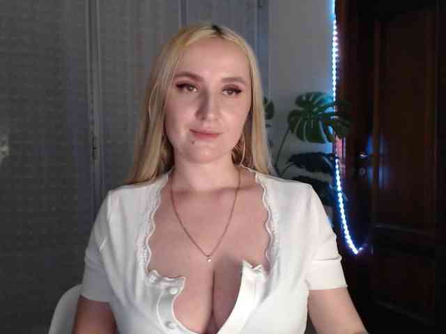 Alina-Lovely webcam