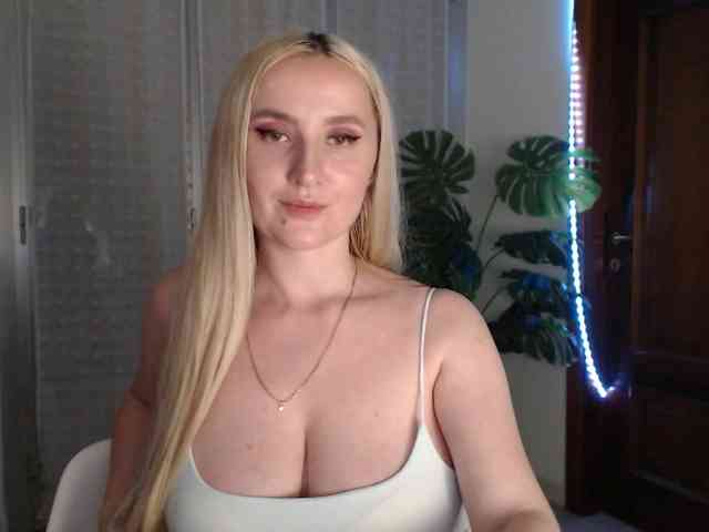 Alina-Lovely webcam