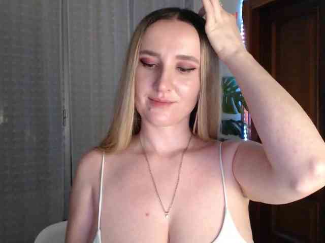 Alina-Lovely webcam