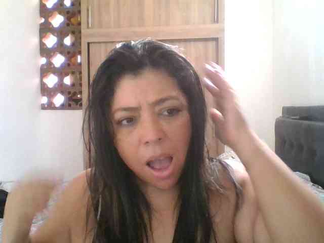 HotGiirl webcam