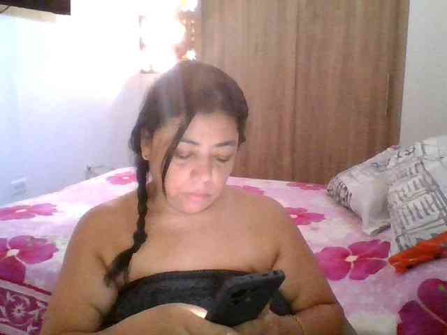 HotGiirl webcam