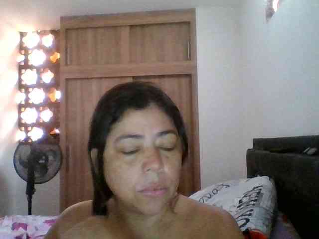 HotGiirl webcam