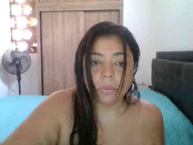 HotGiirl webcam