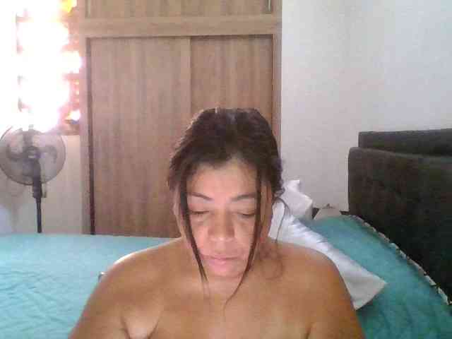 HotGiirl webcam