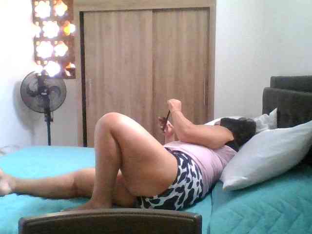 HotGiirl webcam
