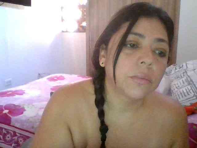 HotGiirl webcam