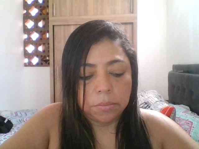 HotGiirl webcam
