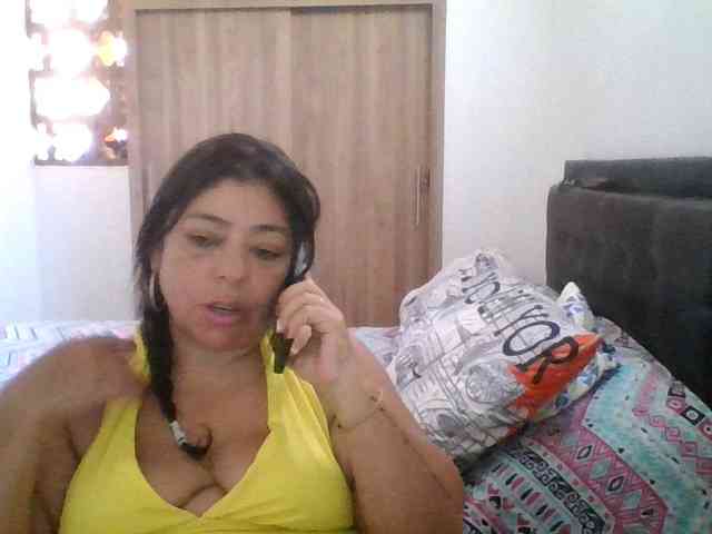 HotGiirl webcam
